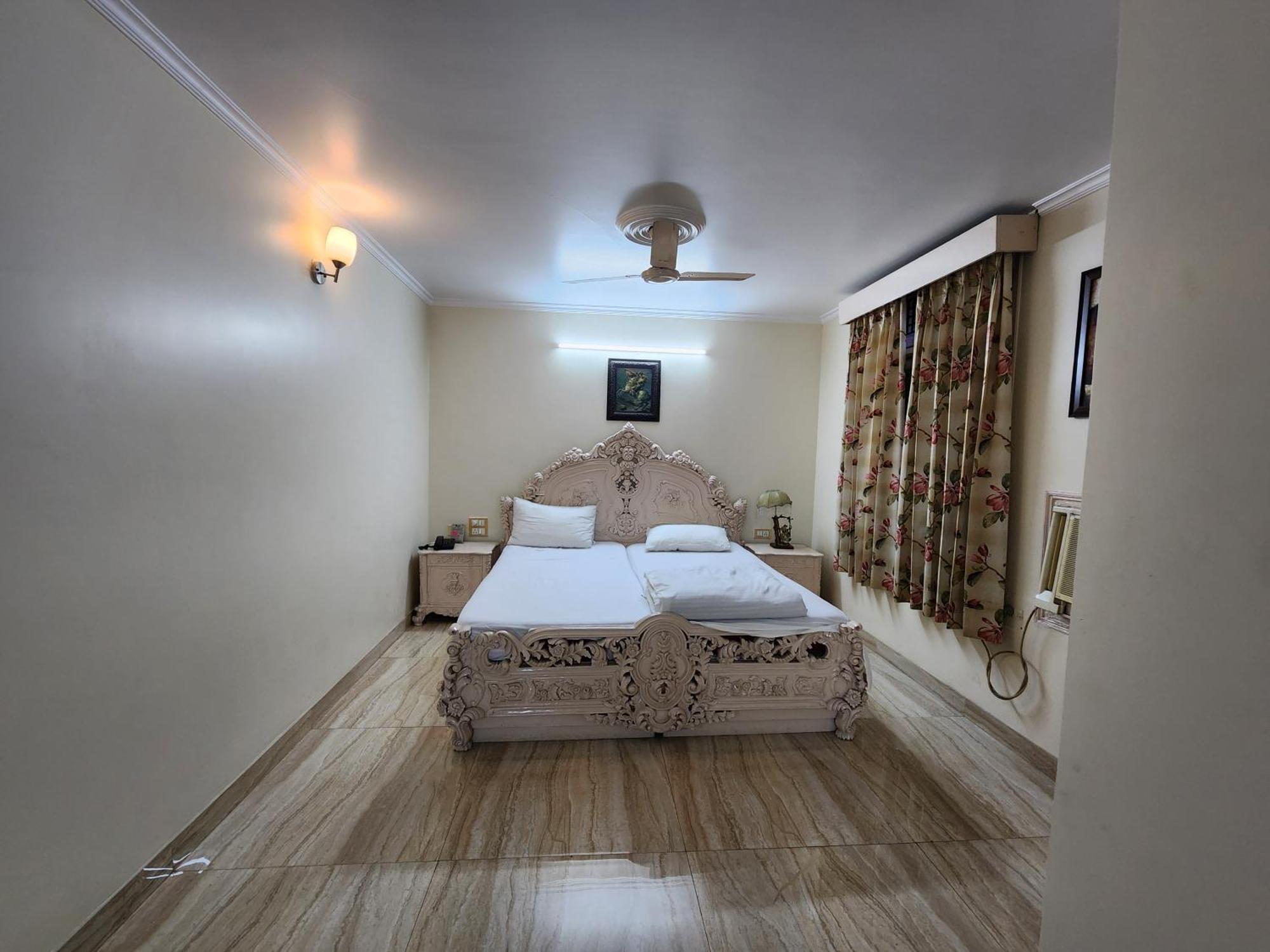 Hotel Mayur Deluxe Meerut Exterior photo